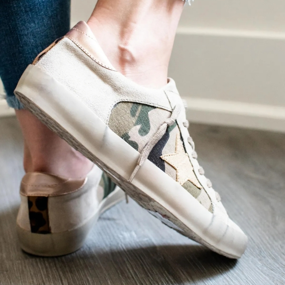 SHU SHOP PAULA Star Camo Sneaker